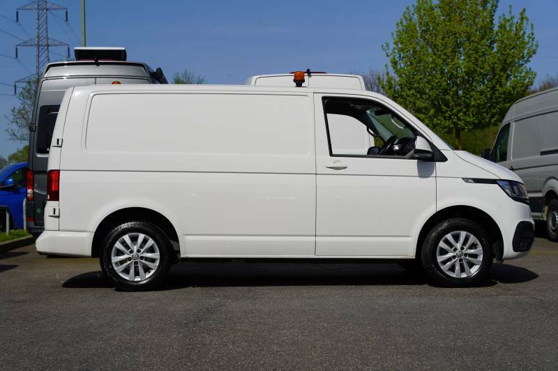 Volkswagen Transporter T28 Tdi 110 Van Highline Swb - 2023 24 RE24ZWG White #4