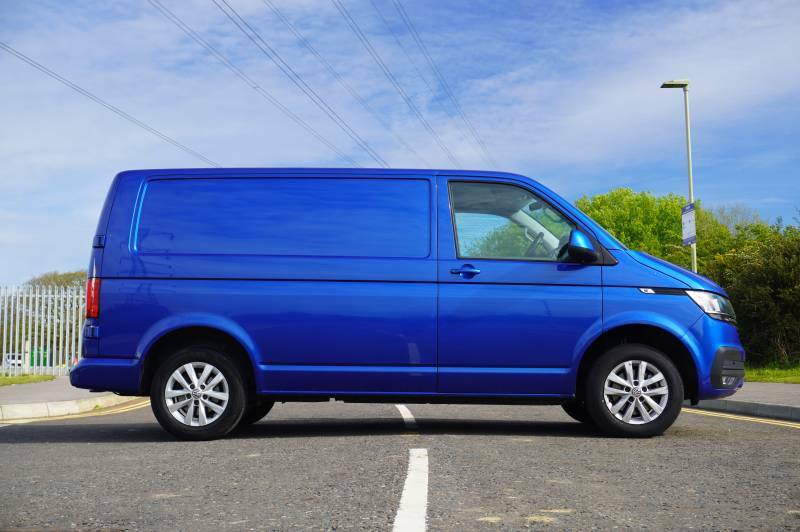 Volkswagen Transporter T30 Tdi 150 Van Dsg Highline Swb - 2024 24 WD24UUR Blue #4