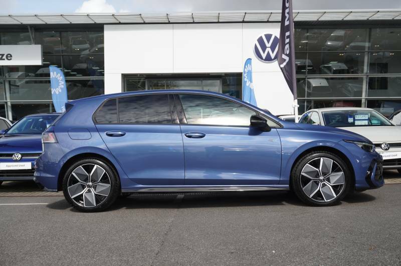 Volkswagen Golf Tsi 150 Black Edition - 2026 HJ75OFO Blue #4