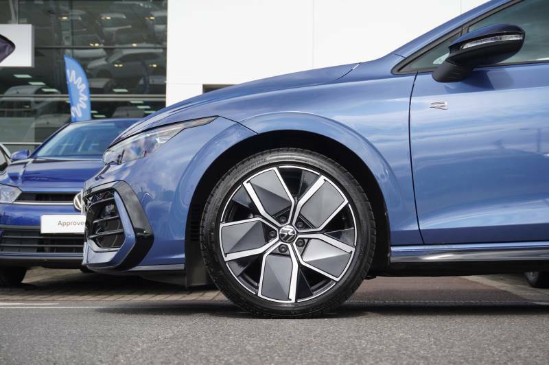 Volkswagen Golf Tsi 150 Black Edition - 2026 HJ75OFO Blue #5