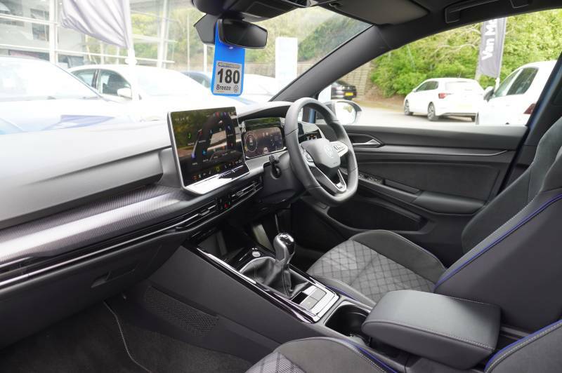 Volkswagen Golf Tsi 150 Black Edition - 2026 HJ75OFO Blue #2