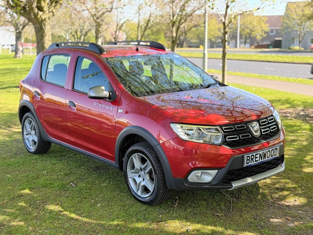 Dacia Sandero Stepway 0.9 Tce Essential Hatchback Euro Red