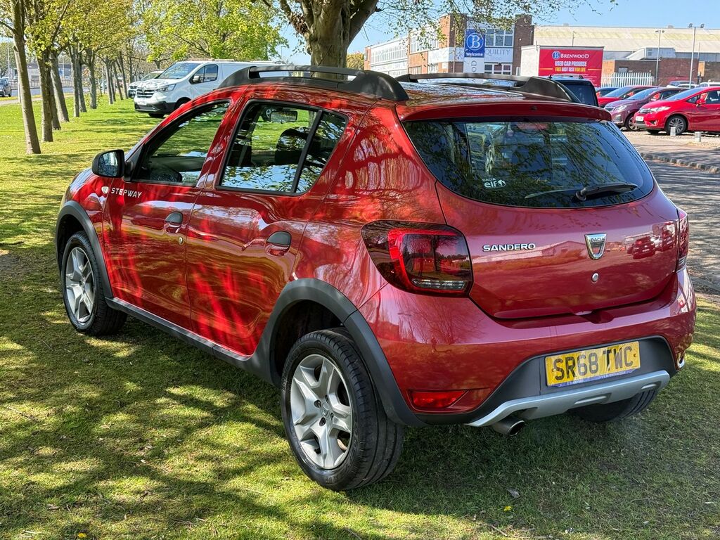 Dacia Sandero Stepway 0.9 Tce Essential Hatchback Euro SR68TWC Red #4