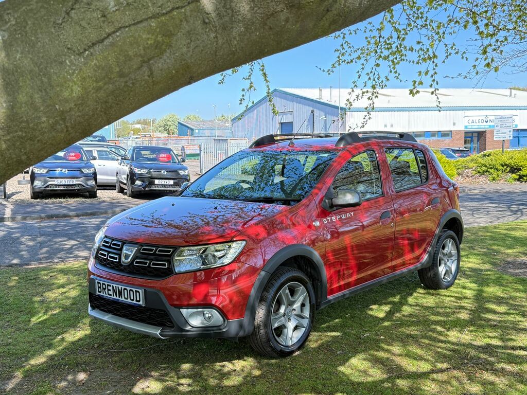 Dacia Sandero Stepway 0.9 Tce Essential Hatchback Euro SR68TWC Red #3