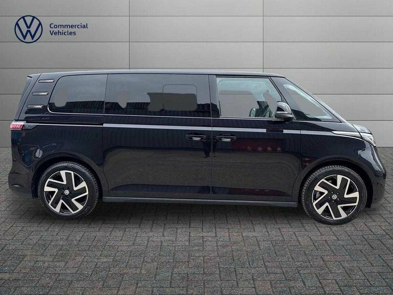 Volkswagen ID.Buzz 210Kw Style Pro 86Kwh Lwb 7 Seat KW25VGF Black #4