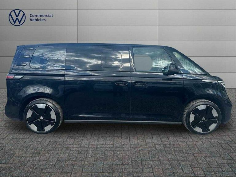 Volkswagen ID.Buzz 210Kw Style Pro 86Kwh Lwb 7 Seat KY25TTX Black #4