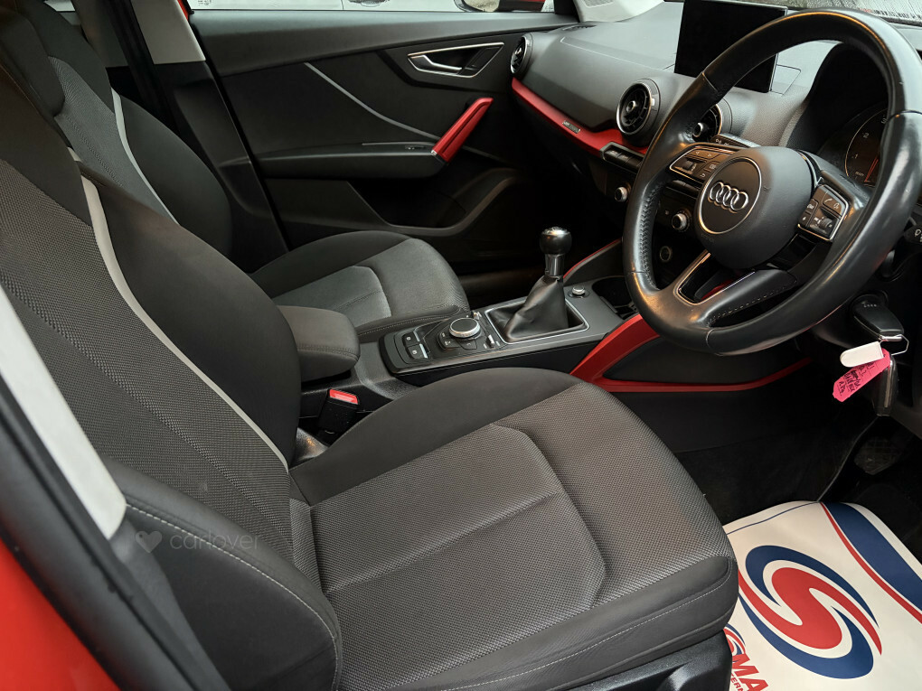 Audi Q2 Sport 30 Tdi DA68HLX #6
