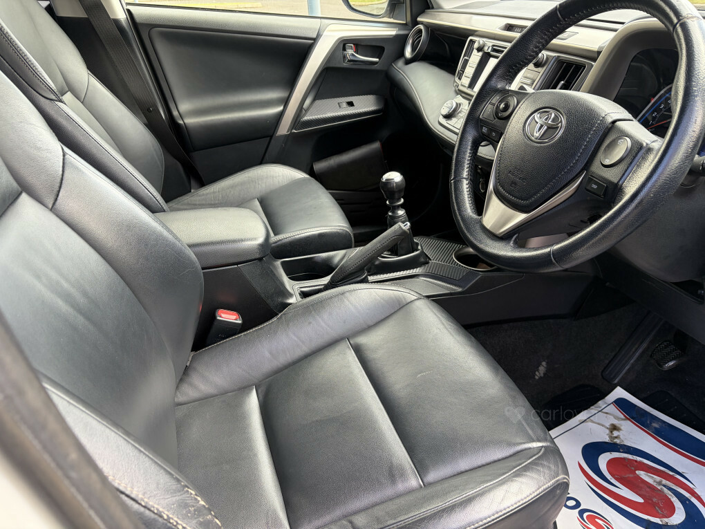 Toyota Rav 4 Invincible D-4d  #6