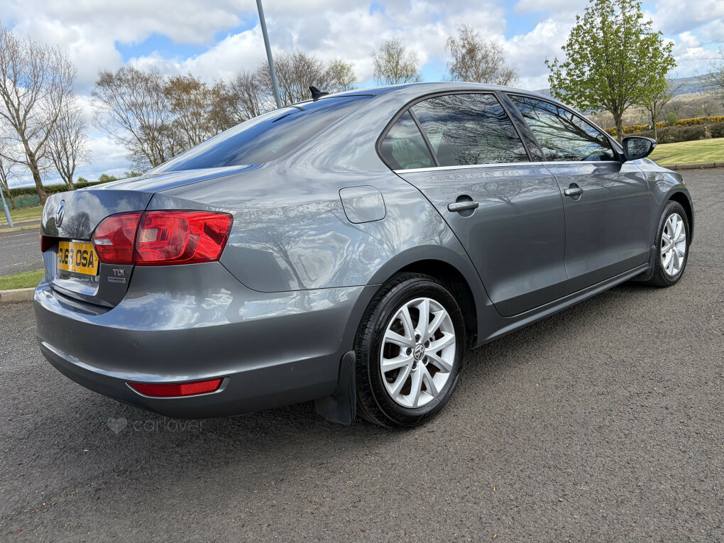 Volkswagen Jetta 1.6 Tdi Cr Bluemotion Silver #11