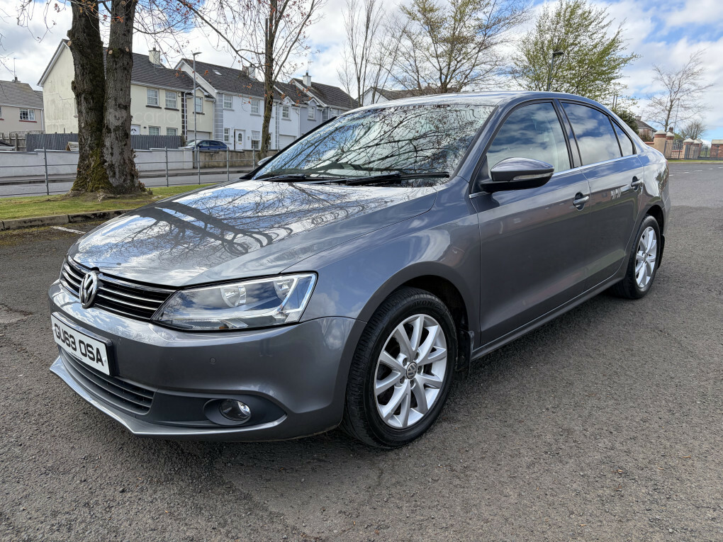 Volkswagen Jetta 1.6 Tdi Cr Bluemotion Silver #7