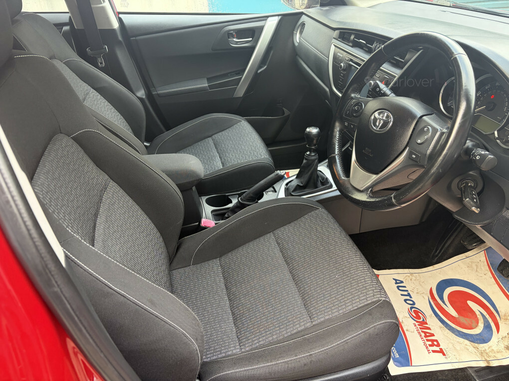 Toyota Auris Icon D-4d AY64YWE #6