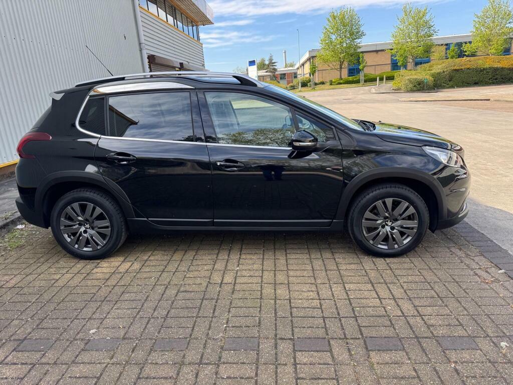 Peugeot 2008 1.2 Puretech Allure Euro 6 Black #2
