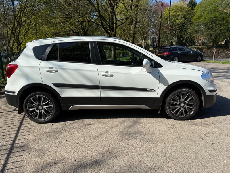 Suzuki SX4 Sz-t Allgrip White #6