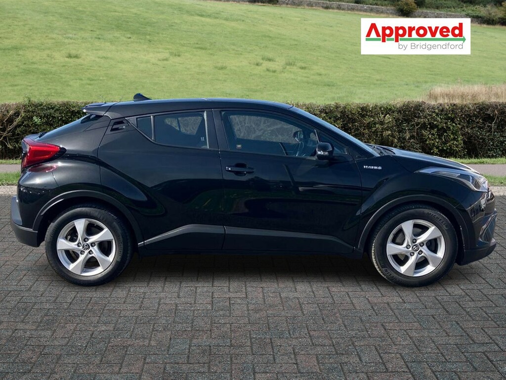 Toyota C-Hr 1.8 Hybrid Icon Cvt KD68HDA Black #2