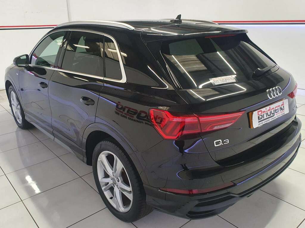 Audi Q3 1.5 Tfsi Cod 35 S Line Suv GJ70XCY Black #4