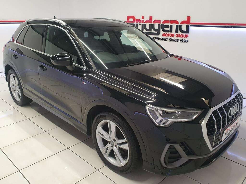 Audi Q3 1.5 Tfsi Cod 35 S Line Suv GJ70XCY Black #2