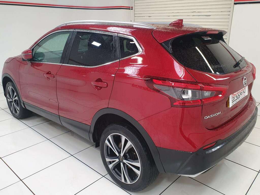 Nissan Qashqai 1.5 Dci N-connecta Suv SW19KCF Red #4