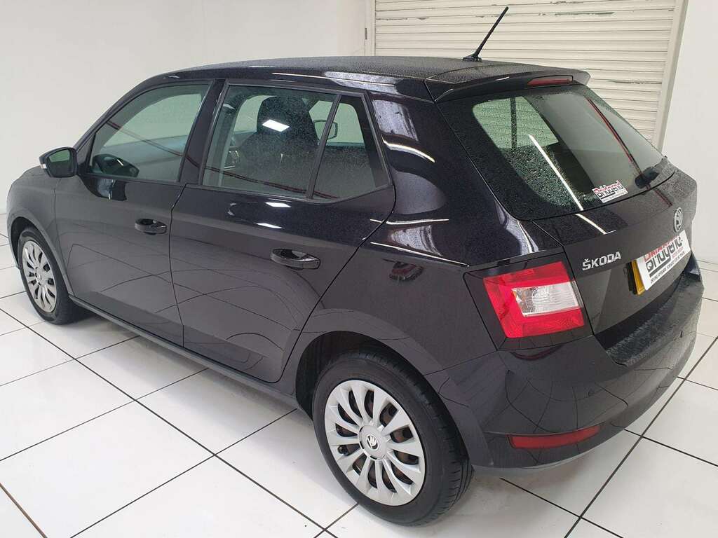 Skoda Fabia 1.0 S Hatchback SJ19XCN Black #4