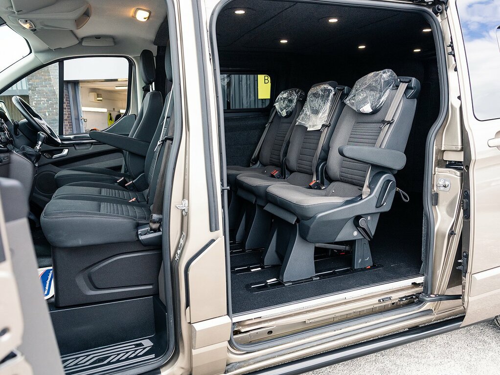 Ford Transit Custom Signature 300 Limited 2.0 Ecoblue 130 Bhp 6 Seat C Silver