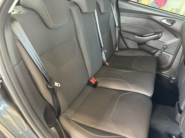 Ford Focus Tdci Zetec Edition Hatchback MJ67OHV Grey #5