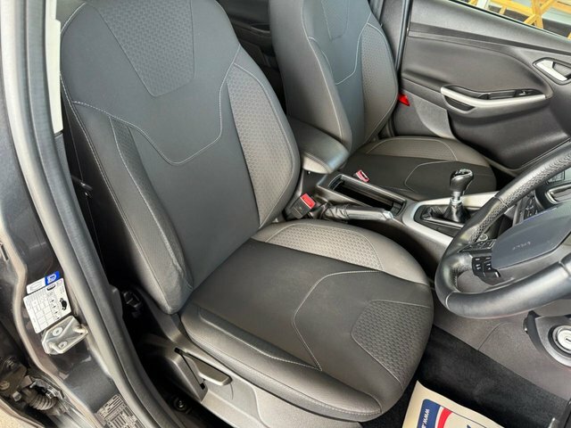 Ford Focus Tdci Zetec Edition Hatchback MJ67OHV Grey #4