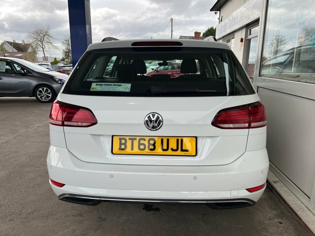Volkswagen Golf Tdi Se Estate BT68UJL White #4