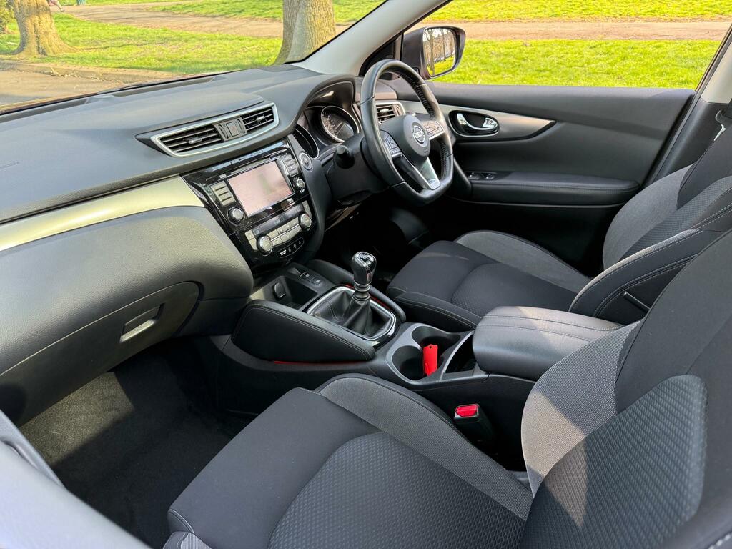 Nissan Qashqai N-connecta Dig-t BL19VSC Red #4