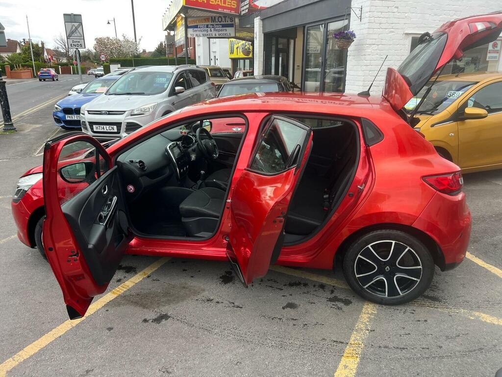 Renault Clio Hatchback 1.2 16V Dynamique Medianav Euro 5 2 ND13OMK Red #4