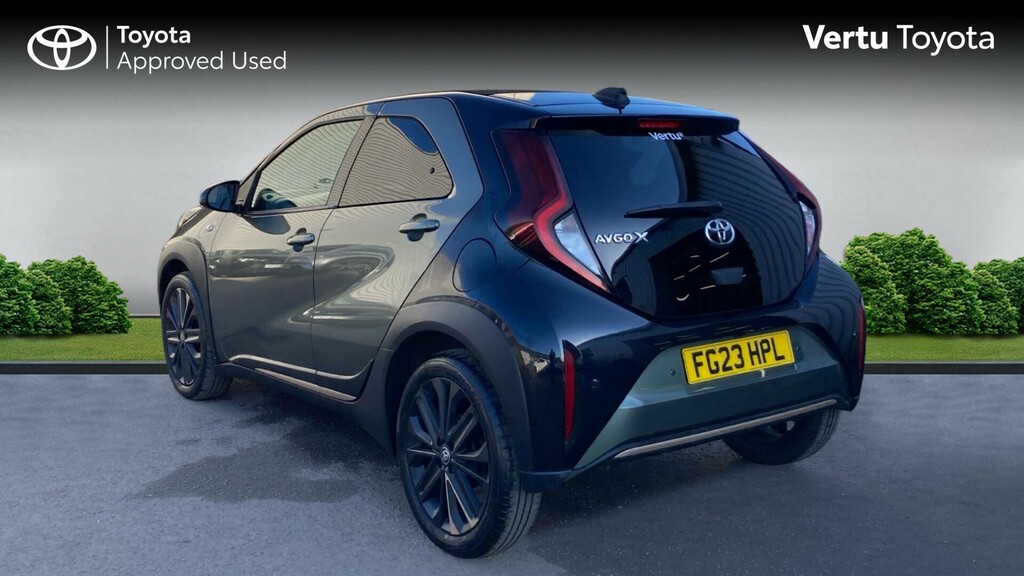 Toyota Aygo X Air Edition FG23HPL Green #4