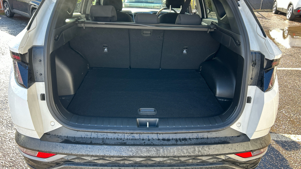 Hyundai Tucson Se Connect SL24PTZ White #4