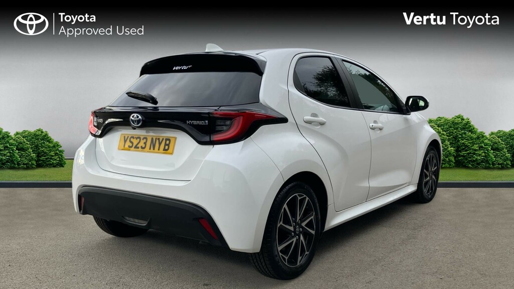 Toyota Yaris Design YS23NYB White #2