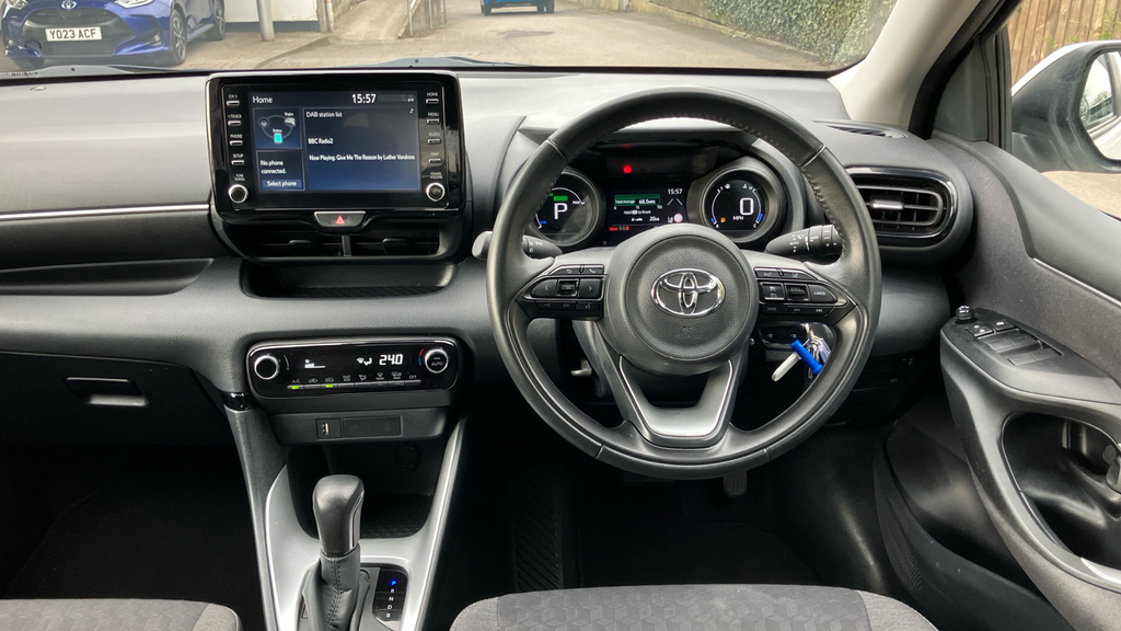Toyota Yaris Design YS23NYB White #6