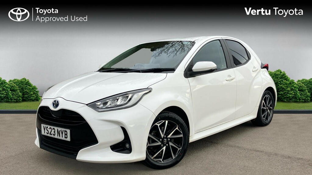 Toyota Yaris Design YS23NYB White #3