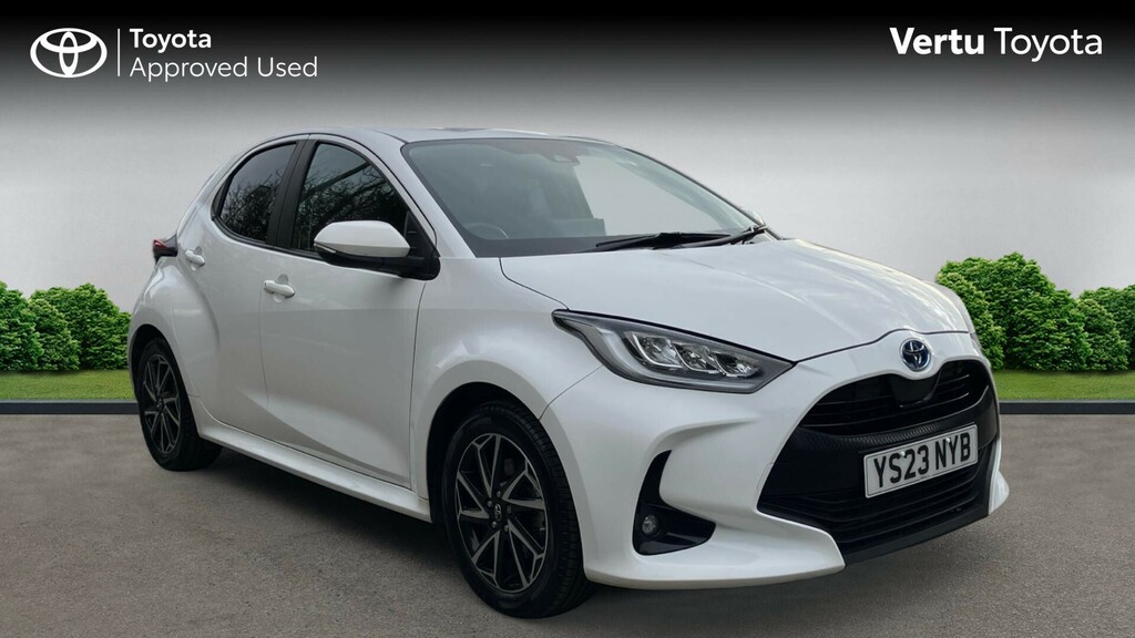 Toyota Yaris Design White