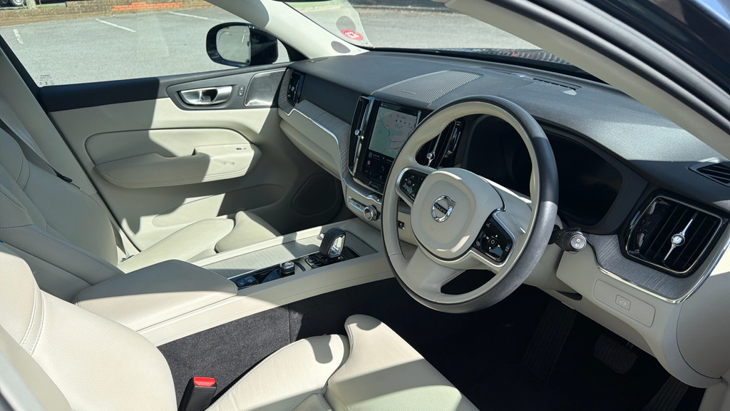 Volvo XC60 Plus GX23EJY Blue #4