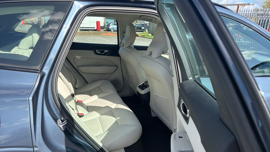 Volvo XC60 Plus GX23EJY Blue #6
