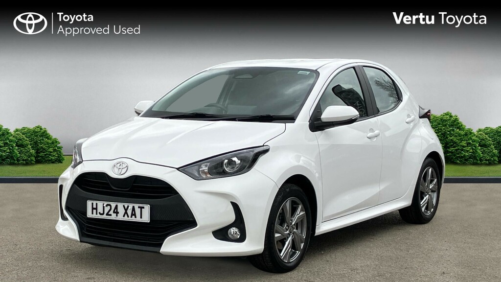 Toyota Yaris Icon HJ24XAT White #3
