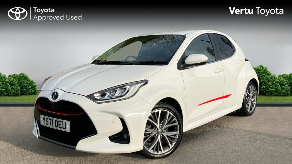 Toyota Yaris Excel White #3