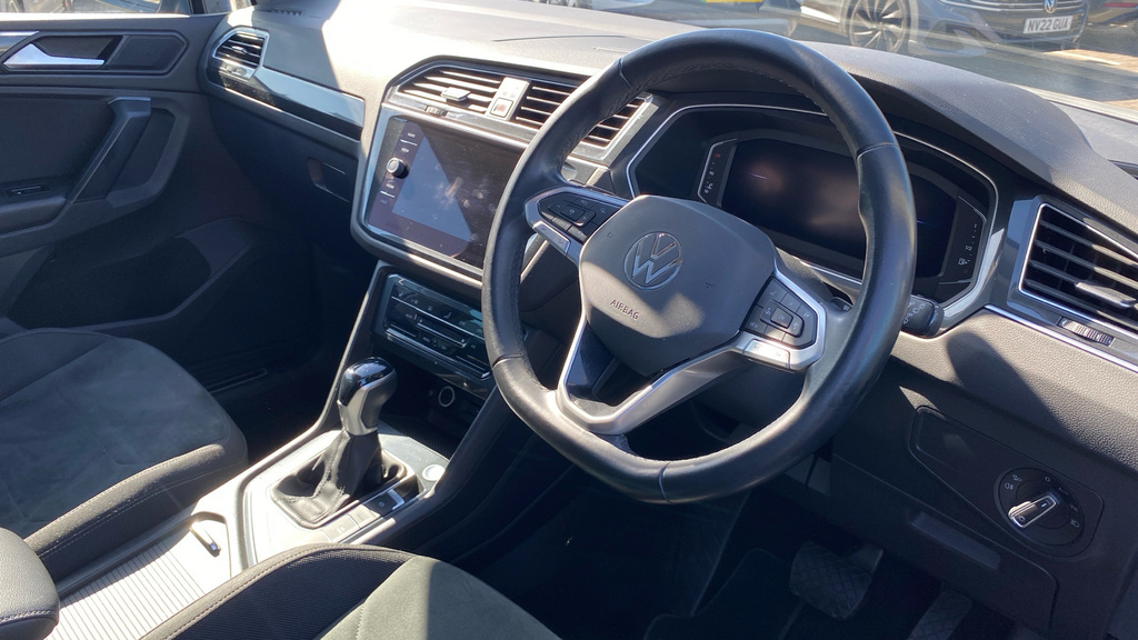 Volkswagen Tiguan Elegance White #6