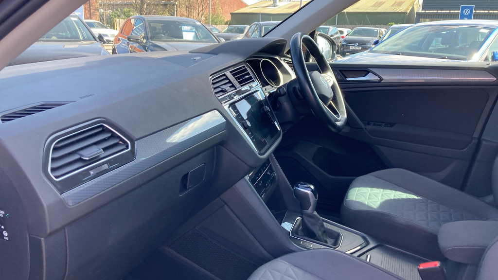 Volkswagen Tiguan Life Brown #2