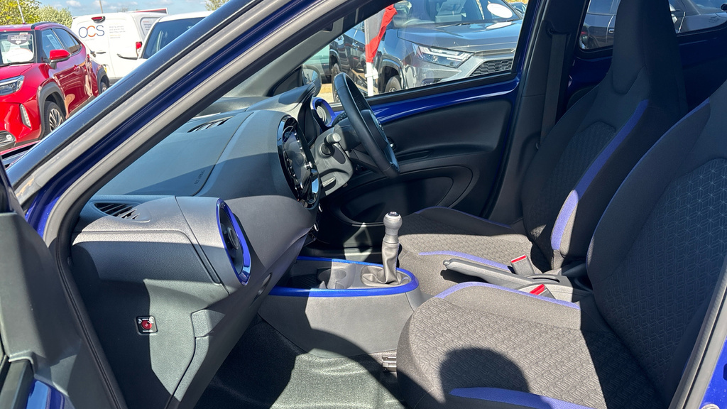 Toyota Aygo X Edge Blue #5