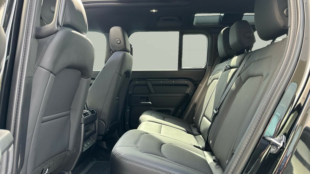 Land Rover Defender 110 X-dynamic Se WK75EYT Black #4