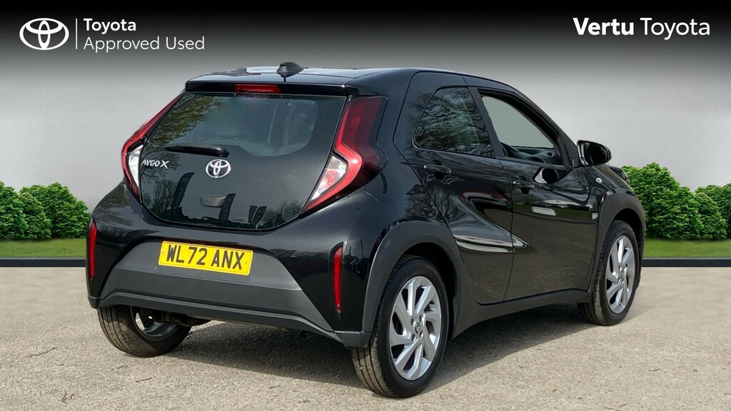 Toyota Aygo X Pure Black #2