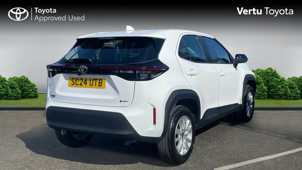 Toyota Yaris Cross Icon SC24UTB White #2