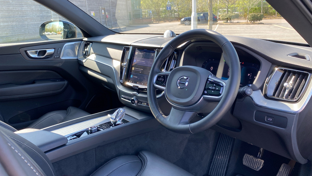 Volvo XC60 Ultra Black Edition RA74CJX Black #4