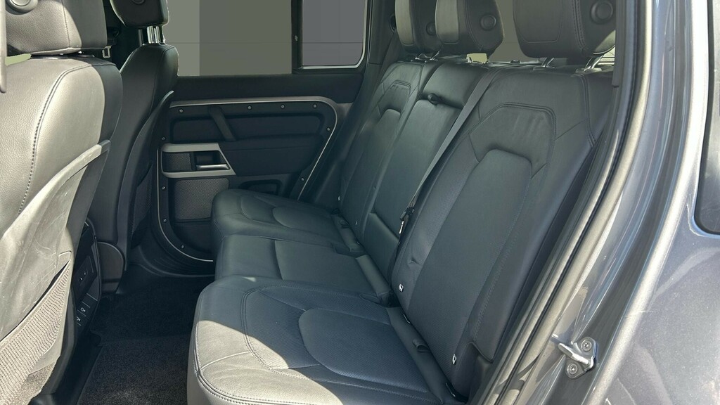 Land Rover Defender 110 Se Grey #4