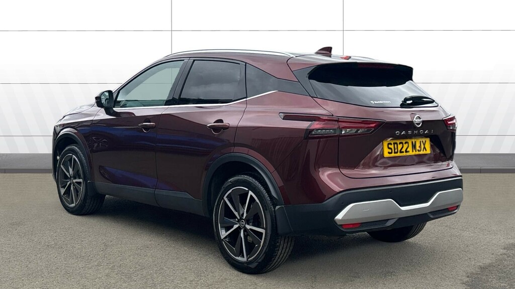 Nissan Qashqai Tekna Red #2