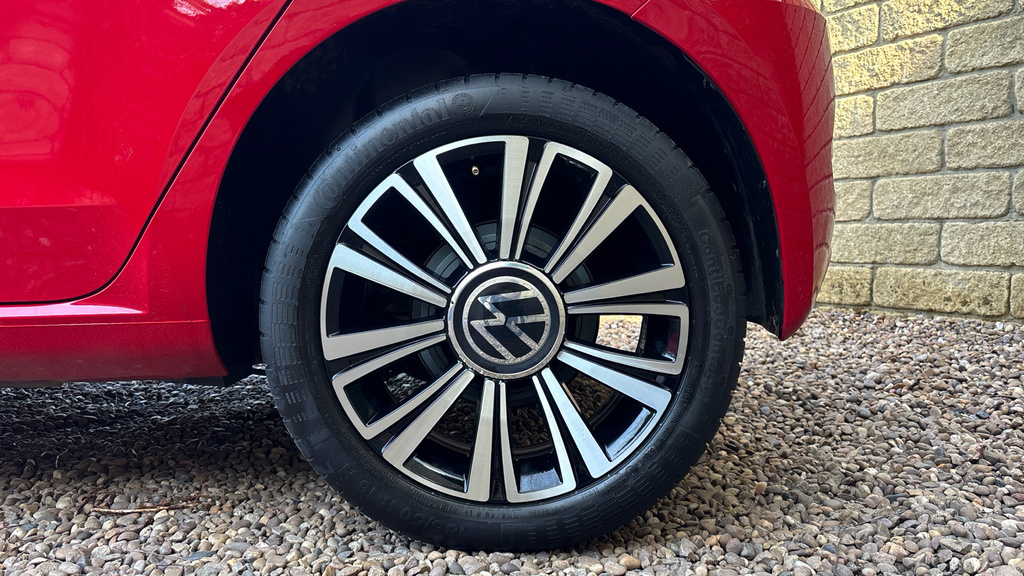Volkswagen Up Black Edition YF21WNN Red #5