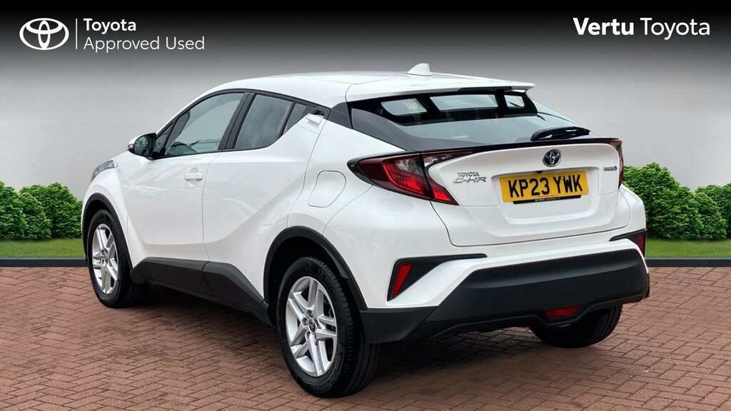 Toyota C-Hr Icon KP23YWK White #4