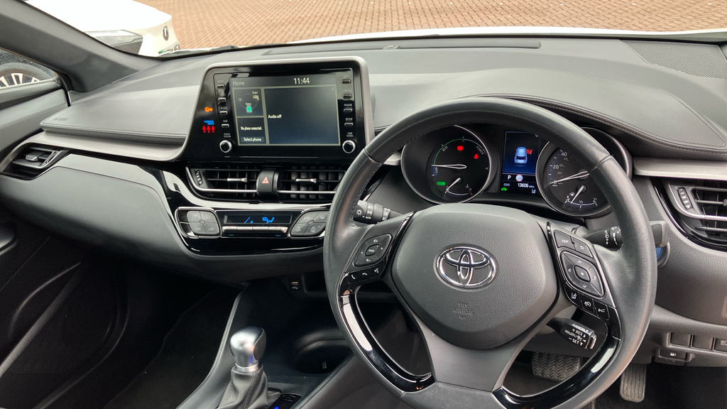 Toyota C-Hr Icon KP23YWK White #6
